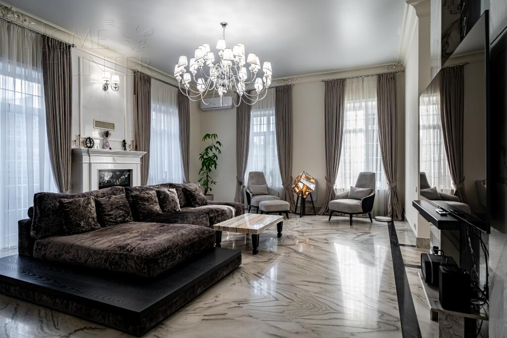 3-этажный таунхаус 270 м² с отделкой