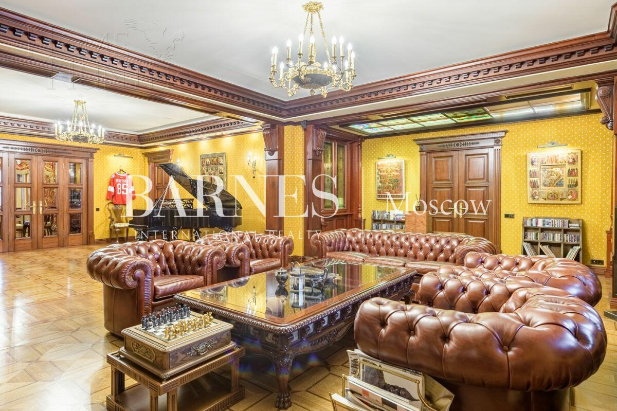 4-КОМН. ПЕНТХАУС С ОТДЕЛКОЙ 258 М² НА 11 ЭТАЖЕ