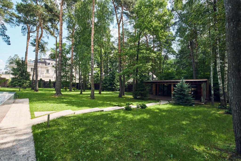 2-этажный коттедж 835 м² с отделкой