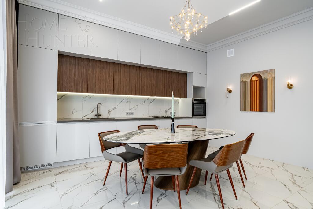 2-этажный коттедж 250 м² с отделкой