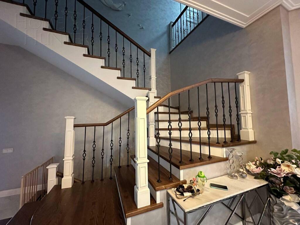 2-этажный коттедж 700 м² с отделкой