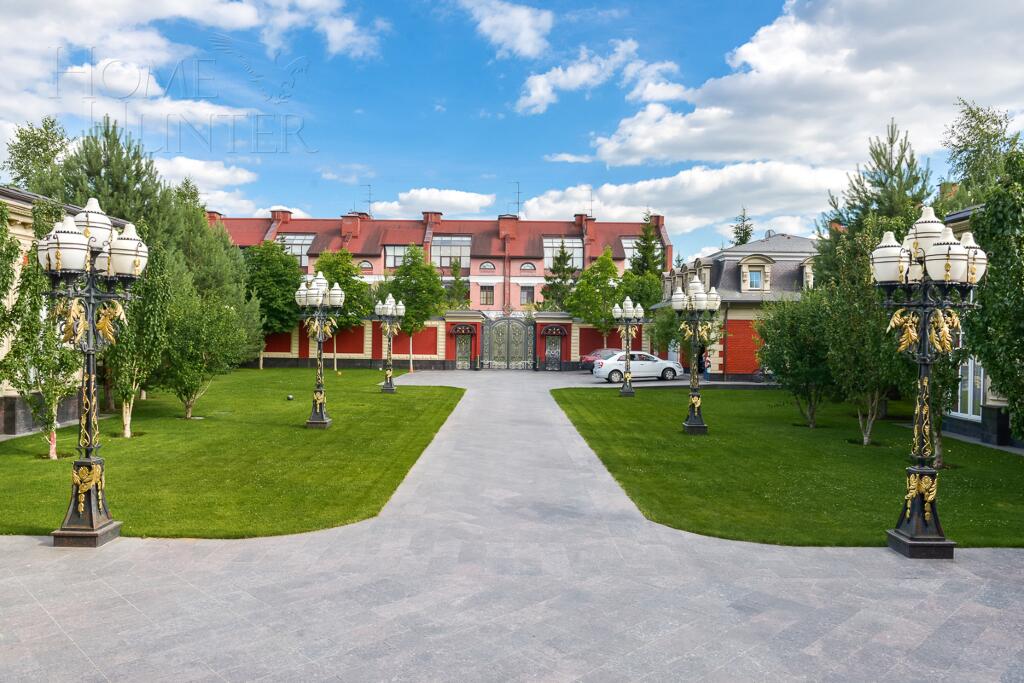 2-этажный коттедж 1 800 м² с отделкой