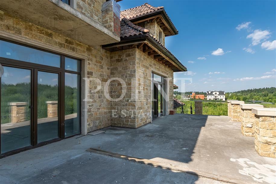 3-этажный коттедж 650 м² без отделки