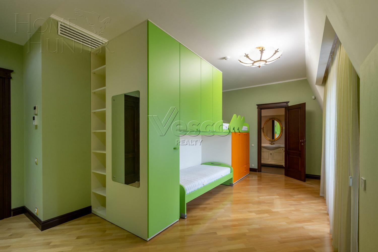 2-этажный коттедж 1 832 м² с отделкой