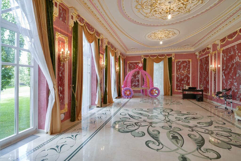 2-этажный коттедж 1 800 м² с отделкой