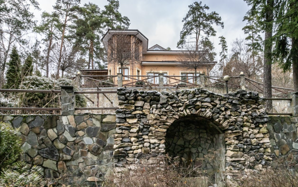 2-этажный коттедж 450 м² с отделкой