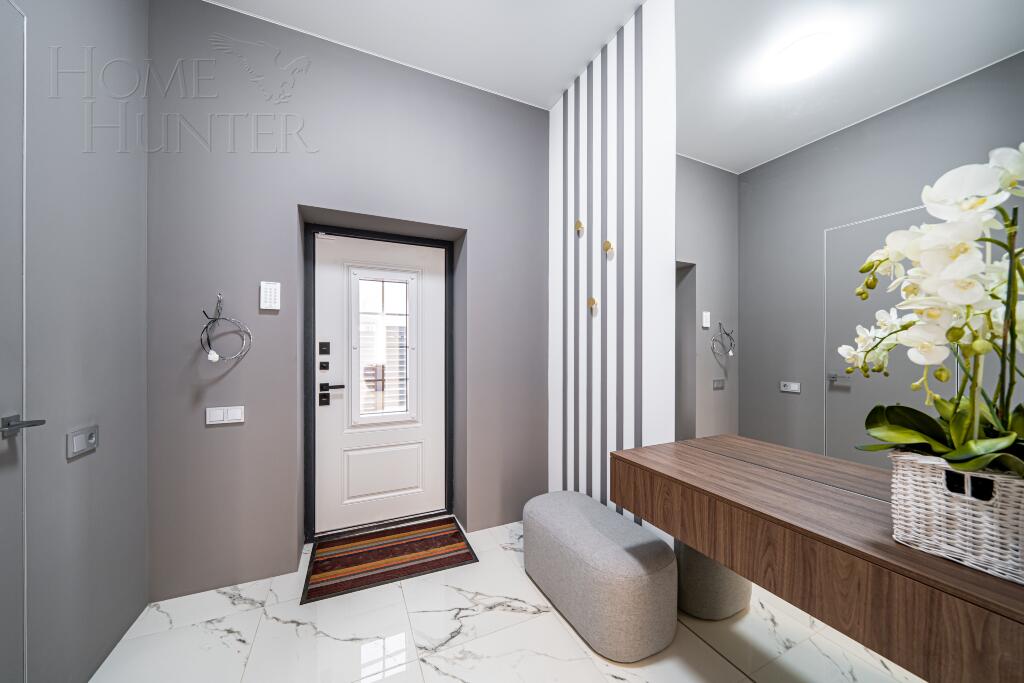 2-этажный коттедж 250 м² с отделкой