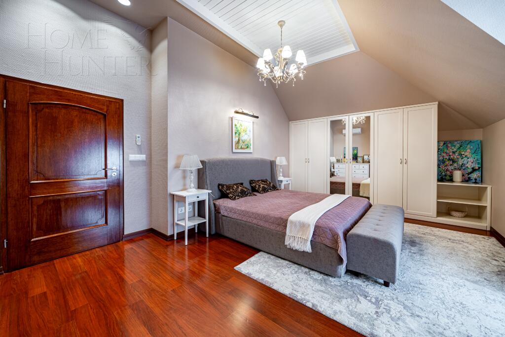 3-этажный коттедж 600 м² с отделкой