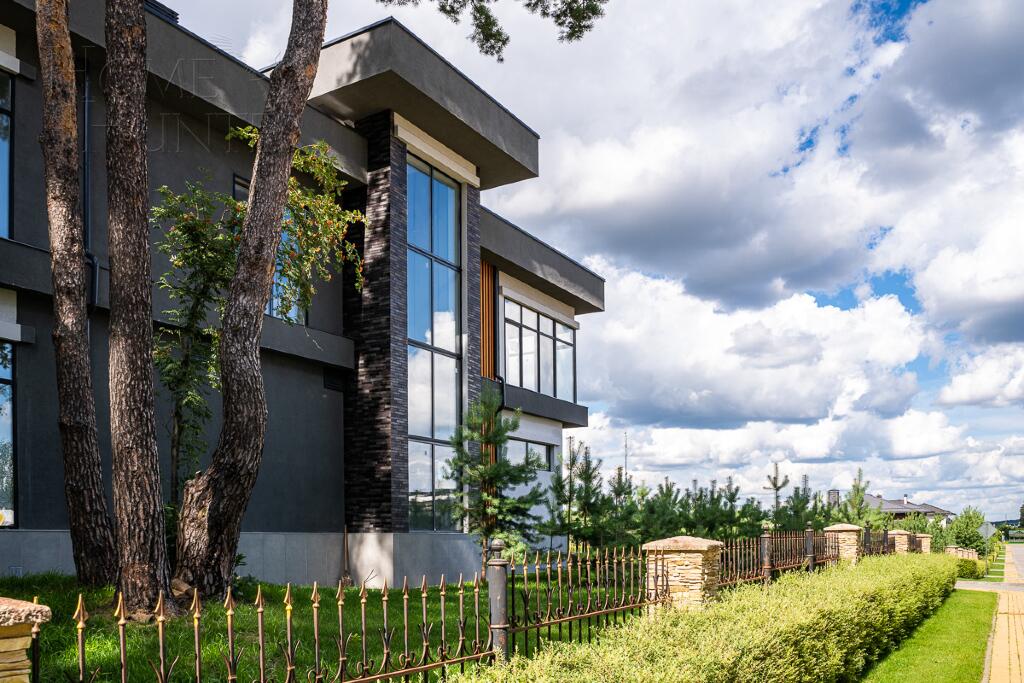 2-этажный коттедж 720 м² с отделкой