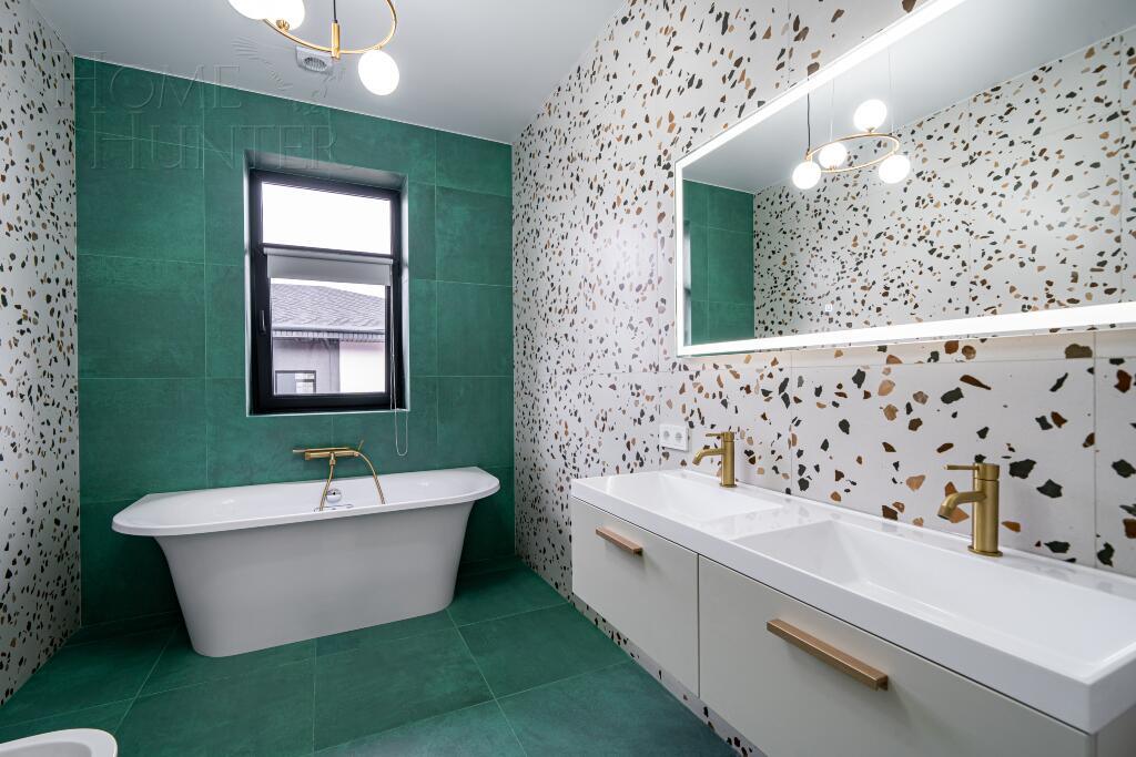 2-этажный коттедж 250 м² с отделкой