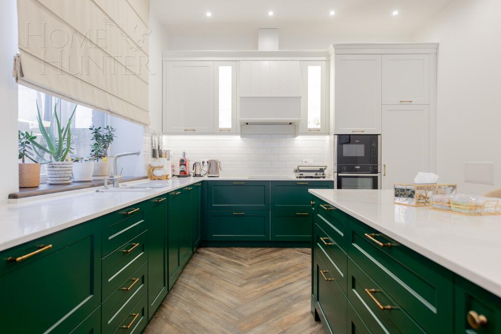 2-этажный коттедж 350 м² с отделкой