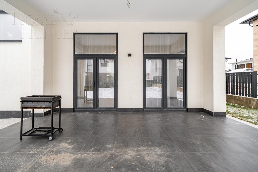 2-этажный коттедж 260 м² с отделкой