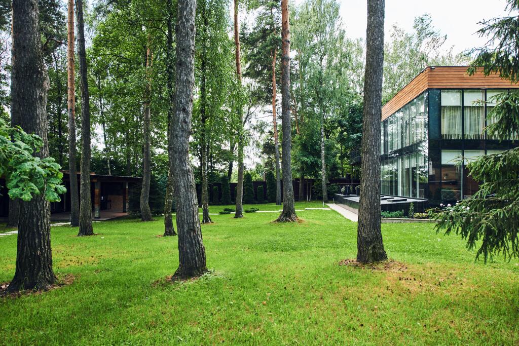 2-этажный коттедж 835 м² с отделкой