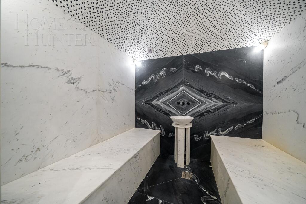 3-этажный таунхаус 270 м² с отделкой