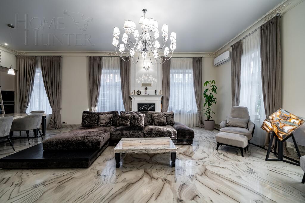 3-этажный таунхаус 270 м² с отделкой