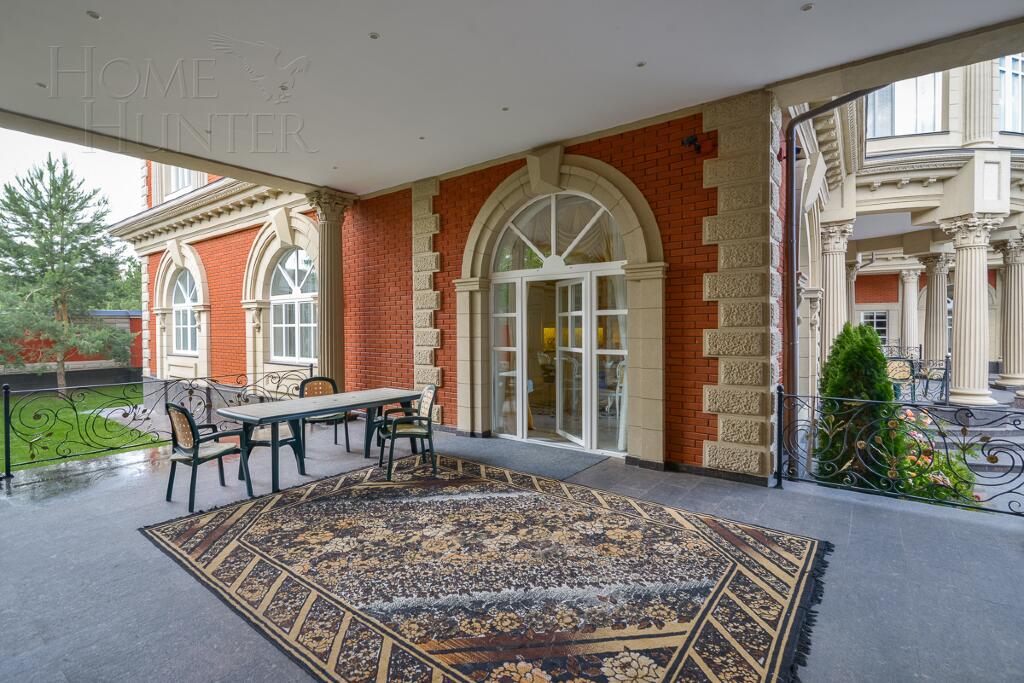 2-этажный коттедж 1 800 м² с отделкой