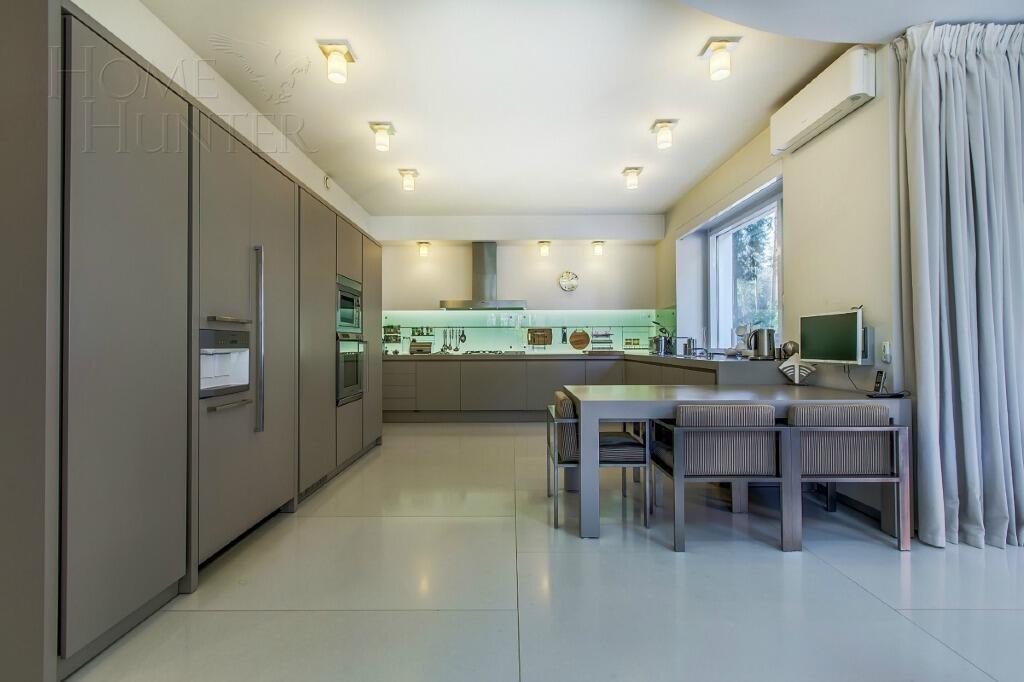 2-этажный коттедж 1 328 м² с отделкой