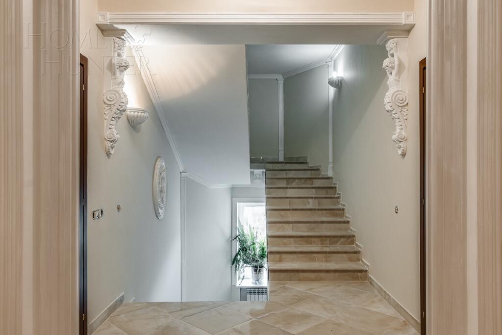 2-этажный коттедж 400 м² с отделкой