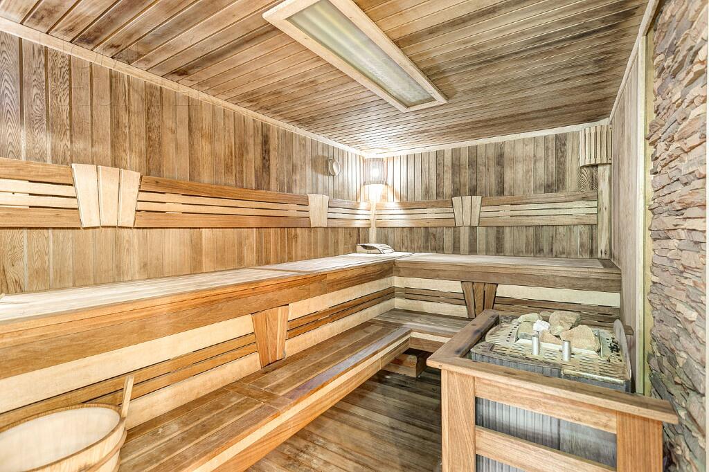 2-этажный коттедж 800 м² с отделкой