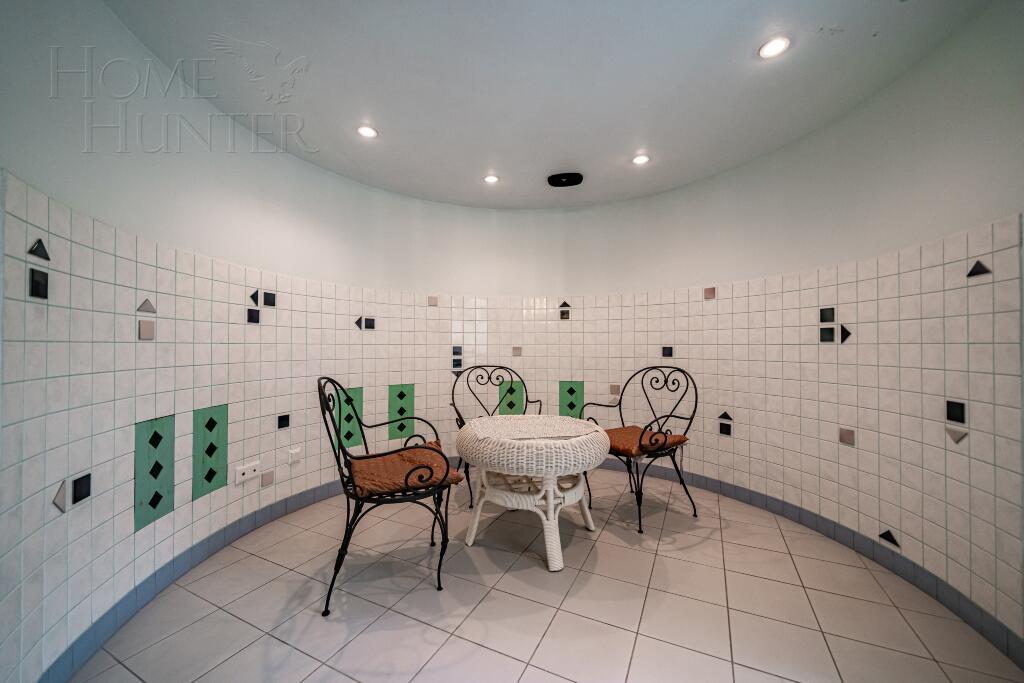 3-этажный коттедж 600 м² с отделкой