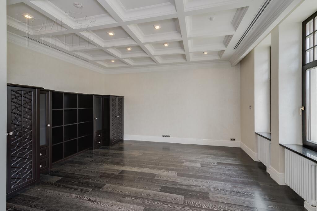 2-этажный коттедж 1 372 м² с отделкой