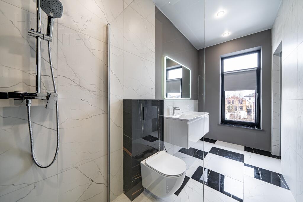 2-этажный коттедж 250 м² с отделкой