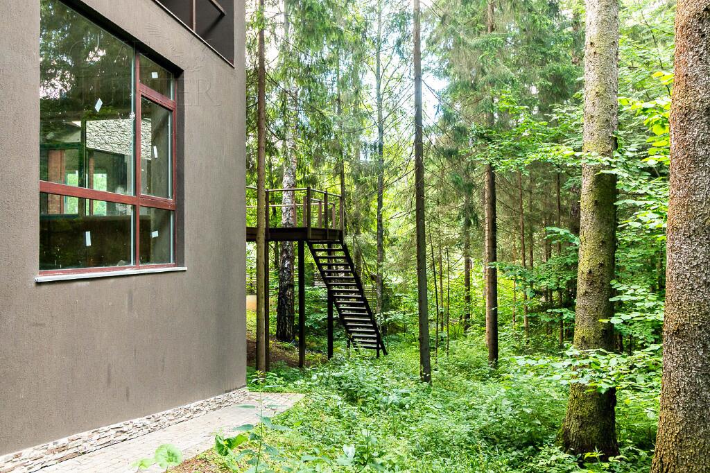 2-этажный коттедж 710 м² без отделки