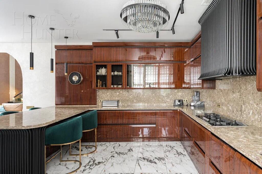 2-этажный коттедж 700 м² с отделкой