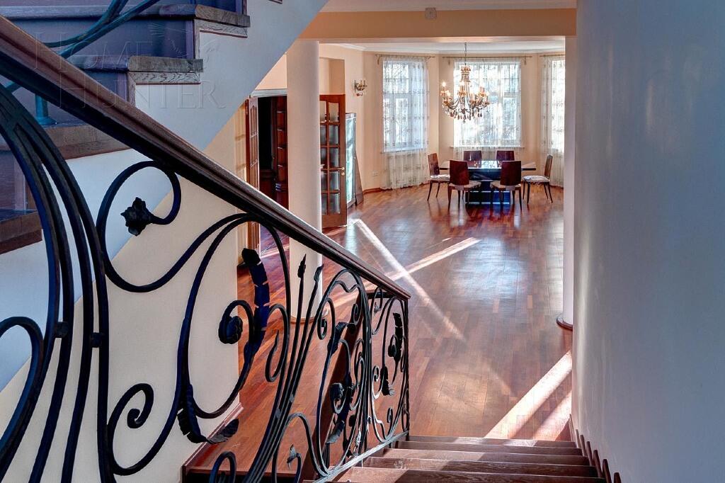 2-этажный коттедж 680 м² с отделкой