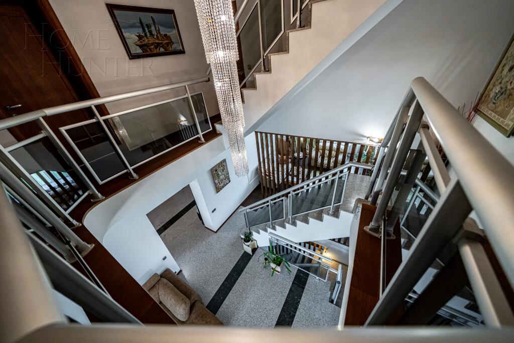 2-этажный коттедж 750 м² с отделкой
