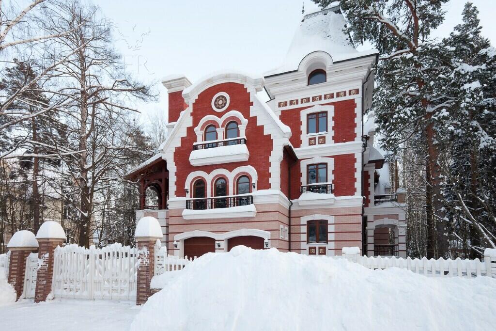 2-этажный коттедж 702 м² с отделкой