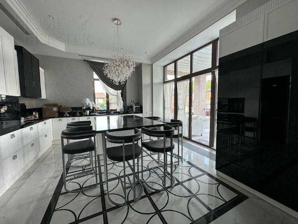 2-этажный коттедж 700 м² с отделкой