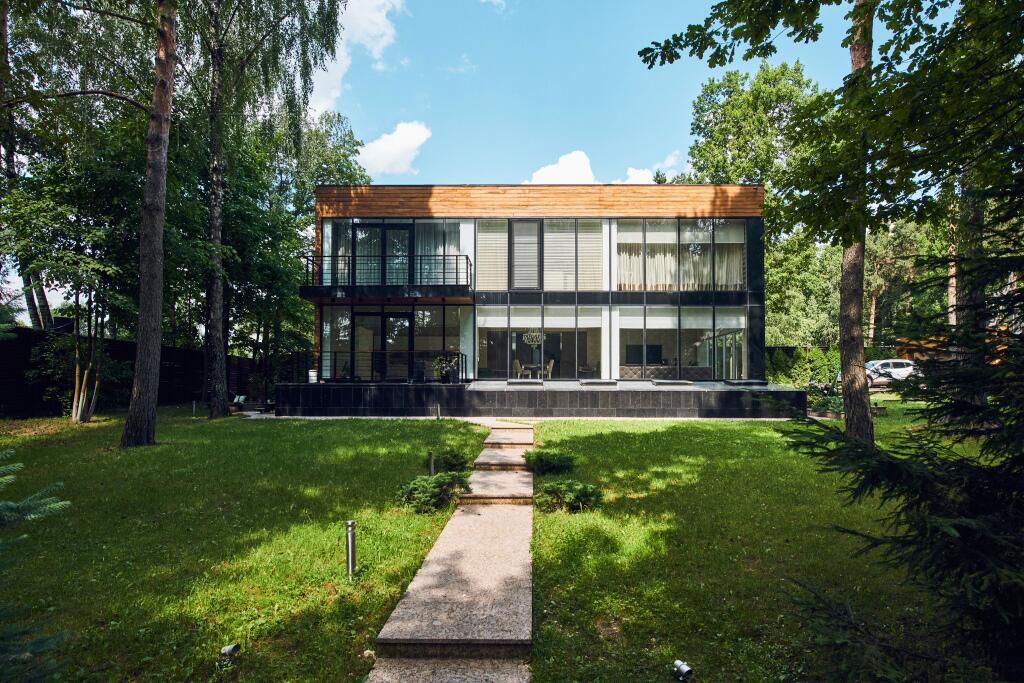 2-этажный коттедж 835 м² с отделкой