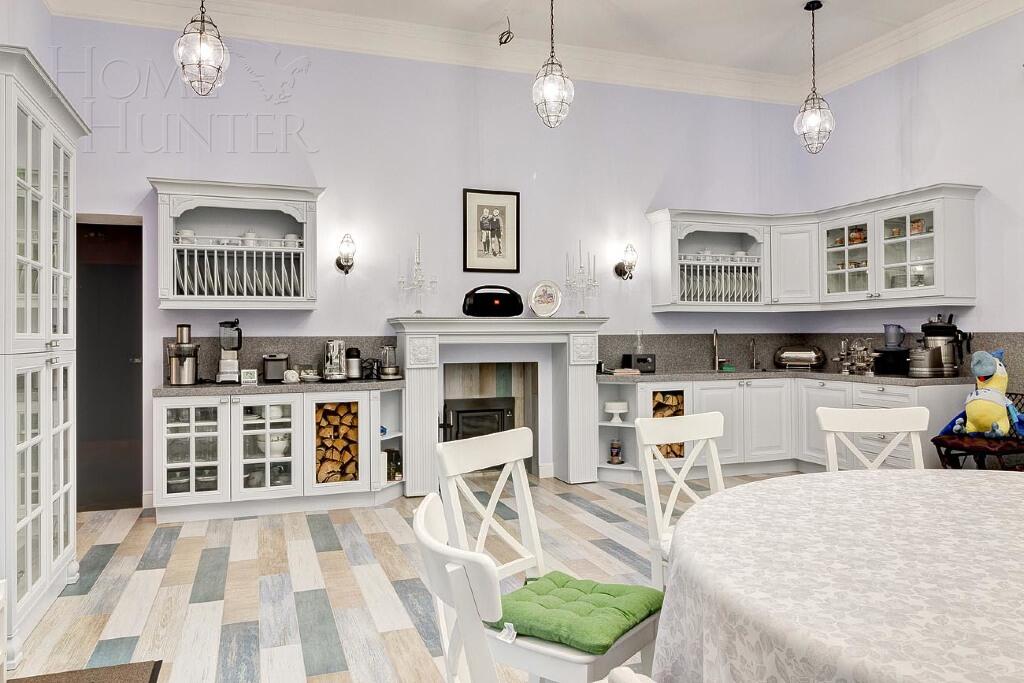 3-этажный коттедж 550 м² с отделкой