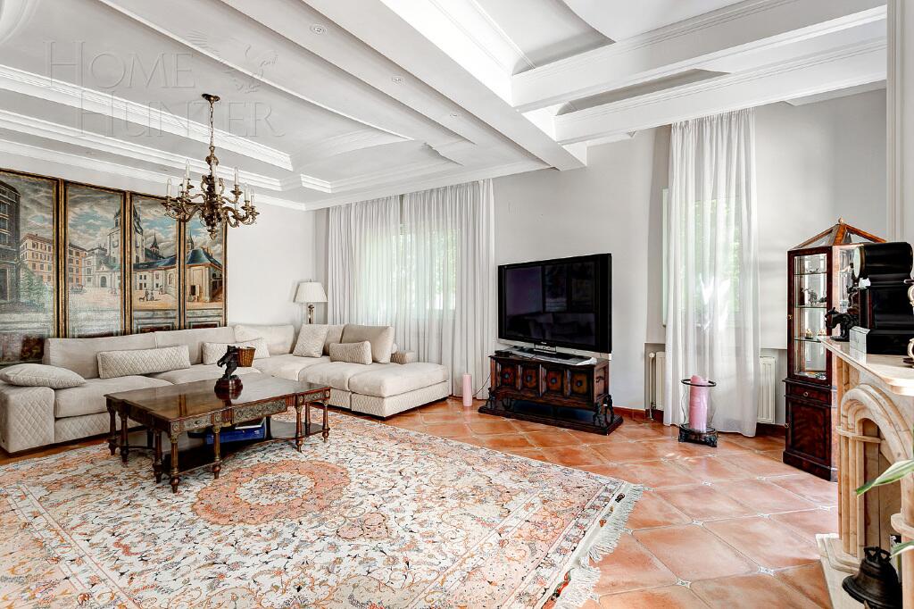 2-этажный коттедж 850 м² с отделкой