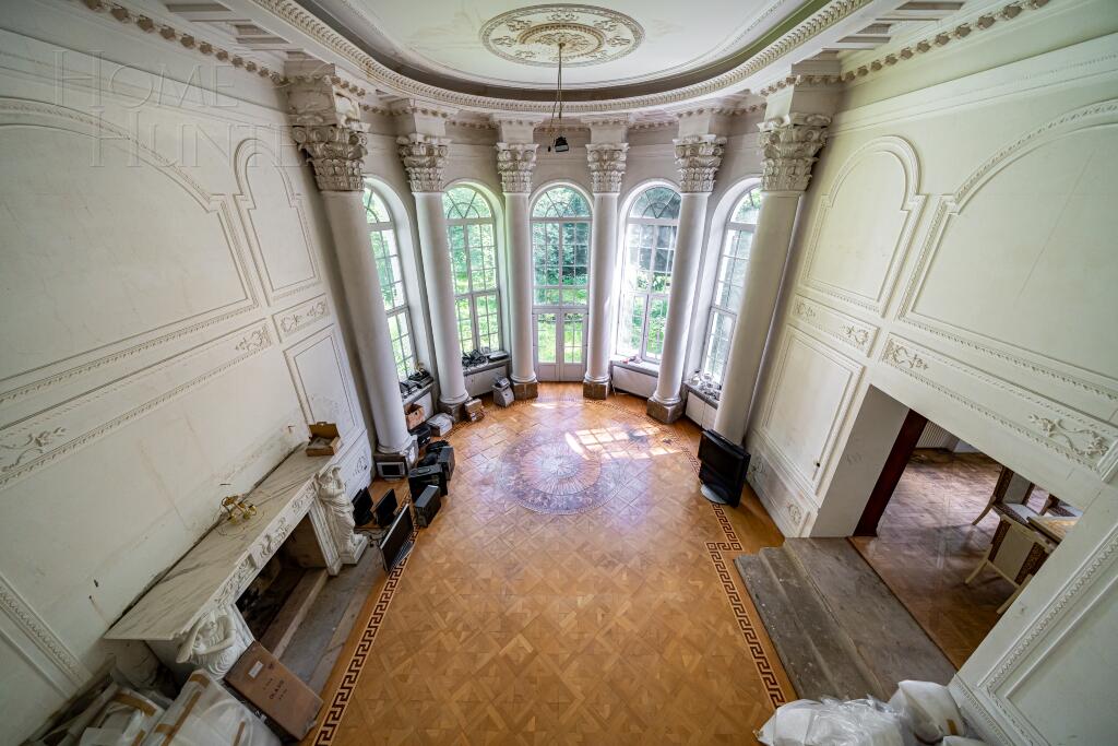 3-этажный коттедж 1 250 м² без отделки