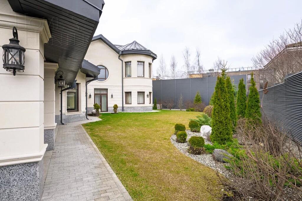 2-этажный коттедж 700 м² с отделкой