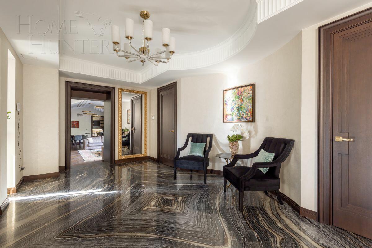 2-этажный коттедж 1 100 м² с отделкой