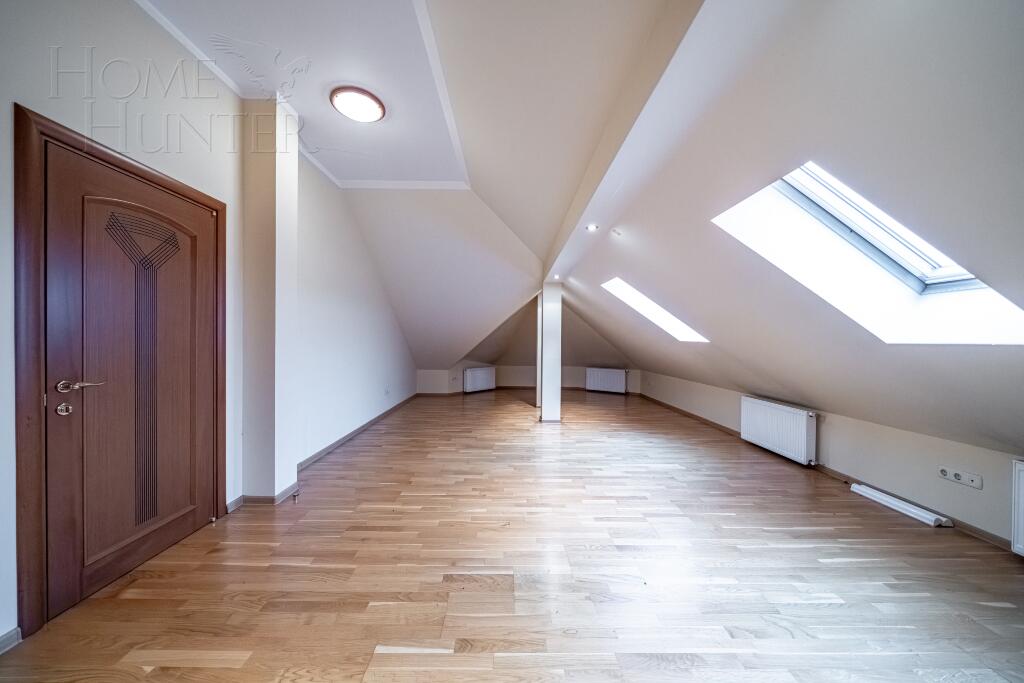 3-этажный коттедж 980 м² с отделкой