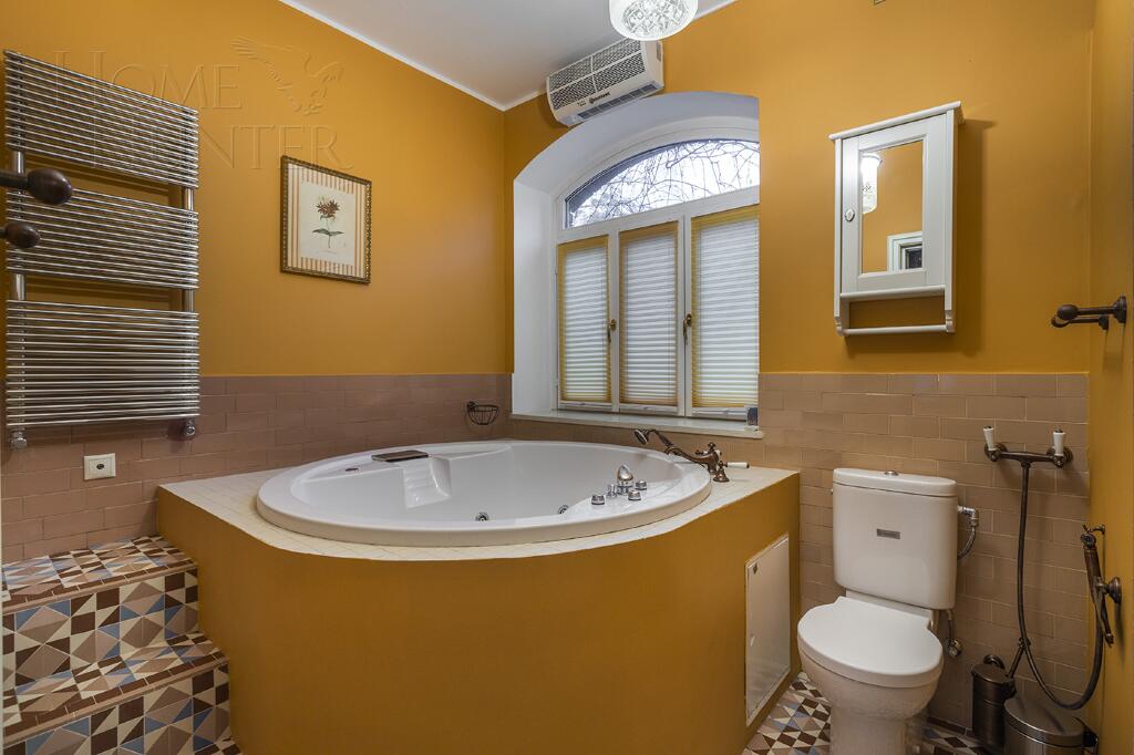 3-этажный коттедж 1 250 м² с отделкой