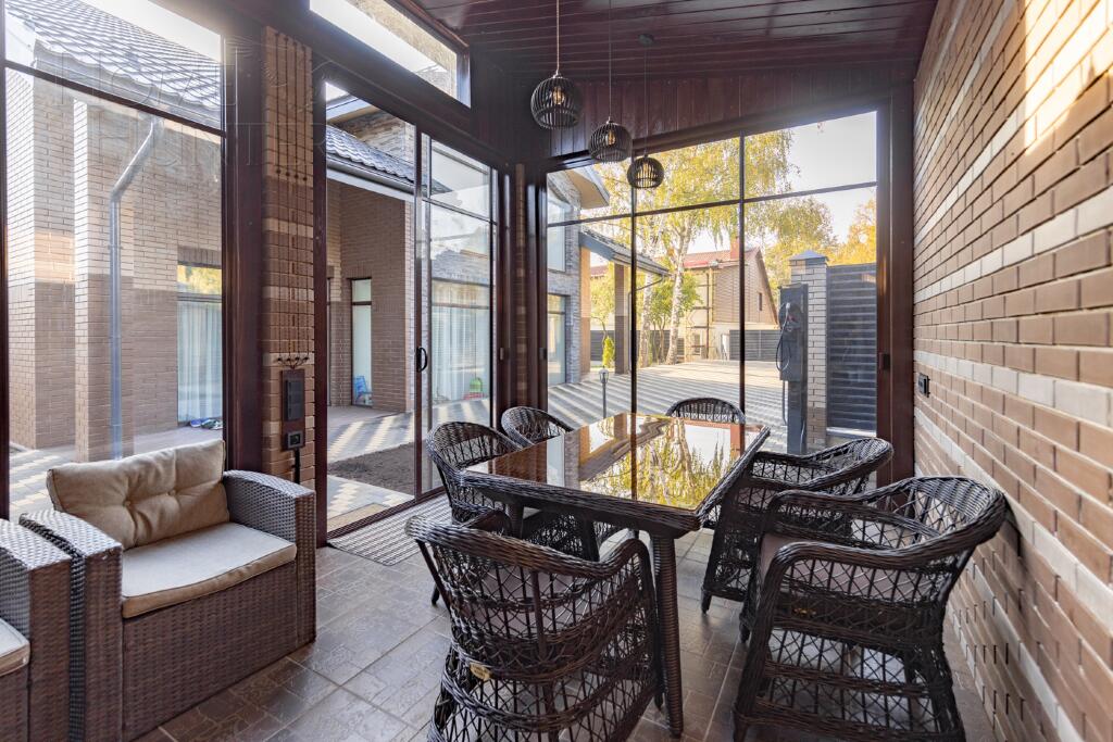 2-этажный коттедж 350 м² с отделкой