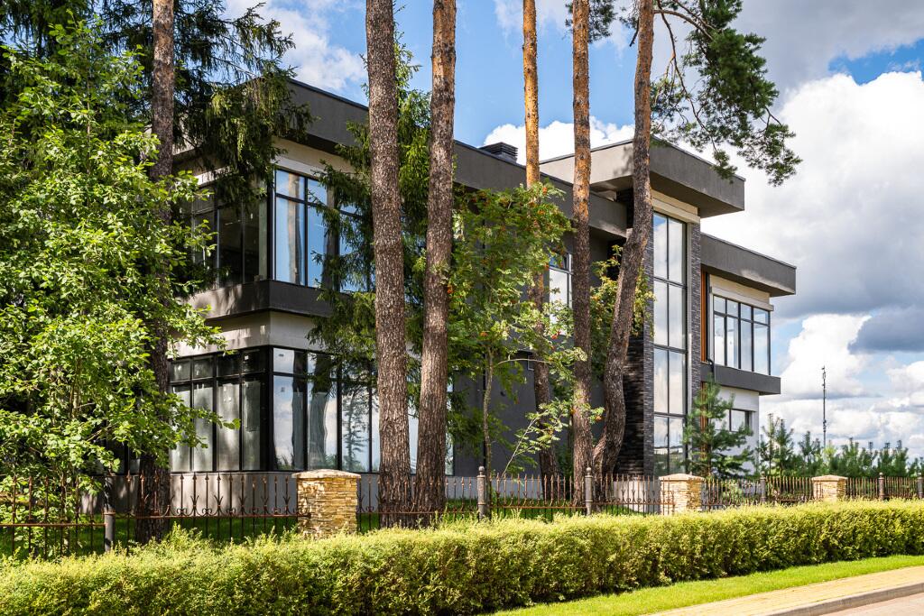 2-этажный коттедж 720 м² с отделкой