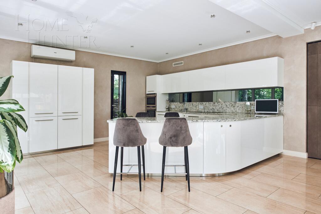 2-этажный коттедж 835 м² с отделкой