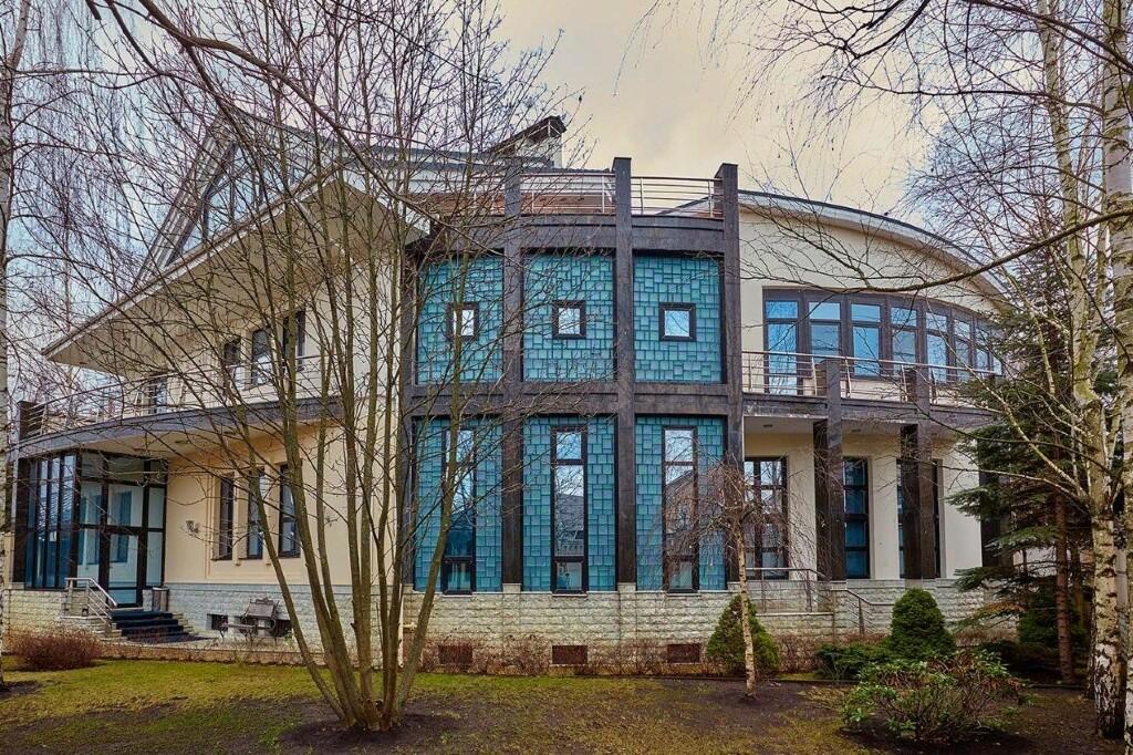 2-этажный коттедж 900 м² с отделкой
