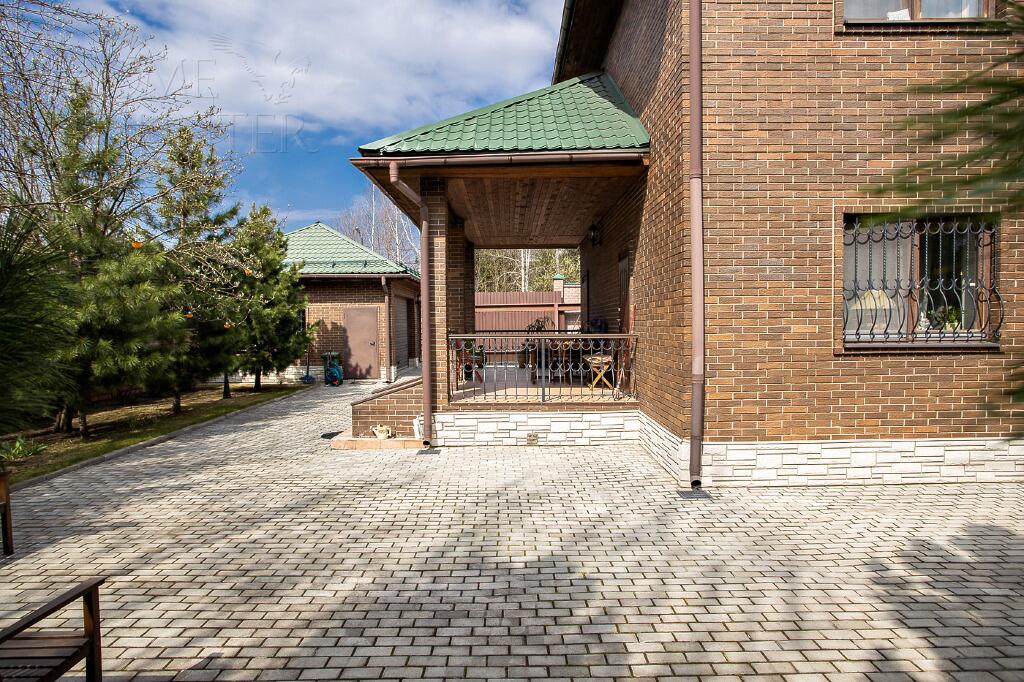 2-этажный коттедж 200 м² с отделкой