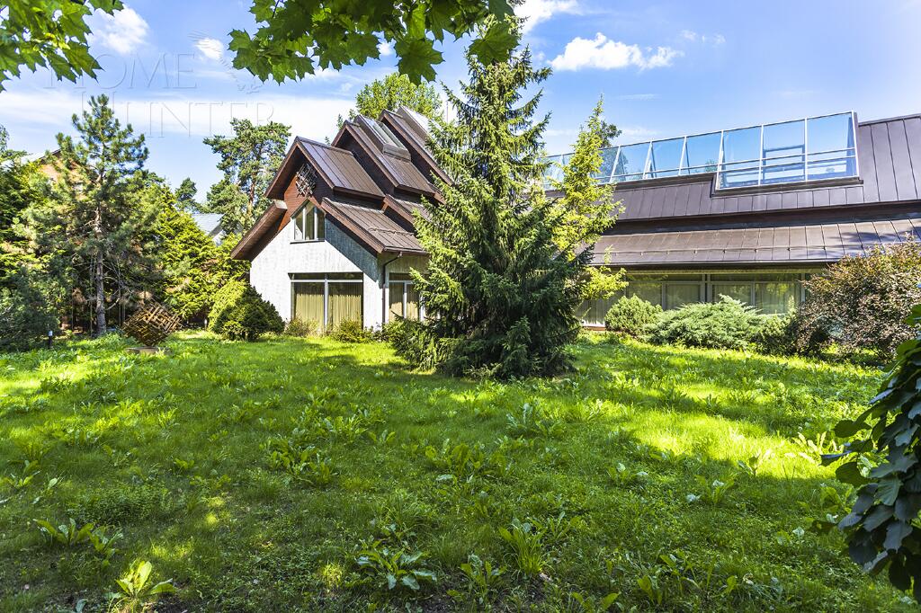 3-этажный коттедж 1 250 м² с отделкой