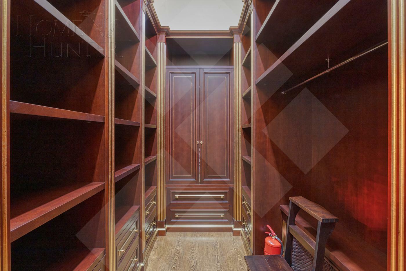 2-этажный коттедж 828 м² с отделкой