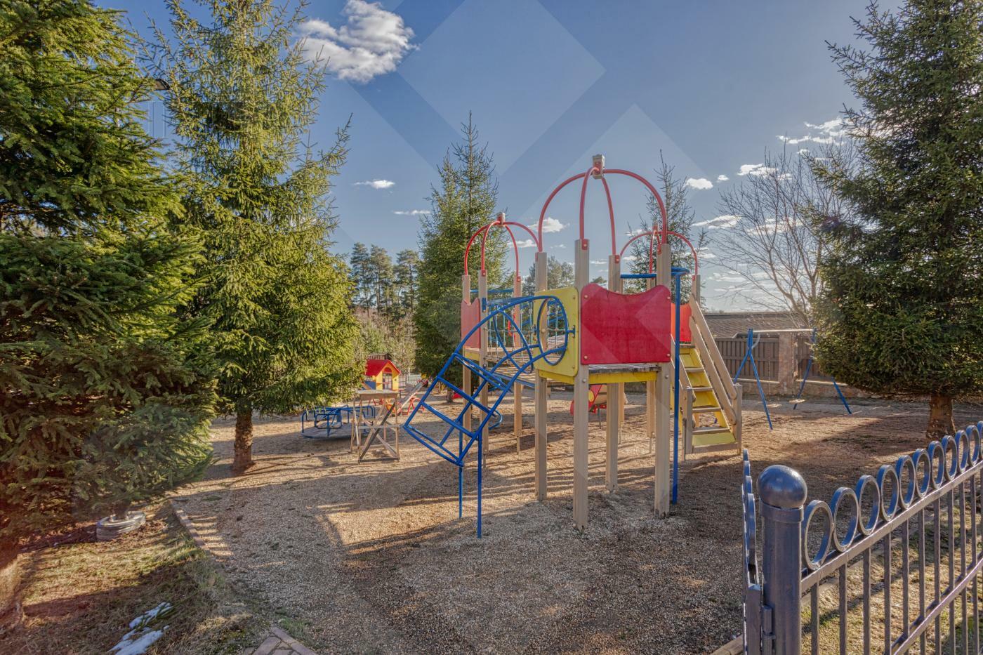 2-этажный коттедж 828 м² с отделкой