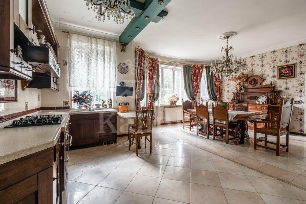 2-этажный коттедж 735.4 м² с отделкой