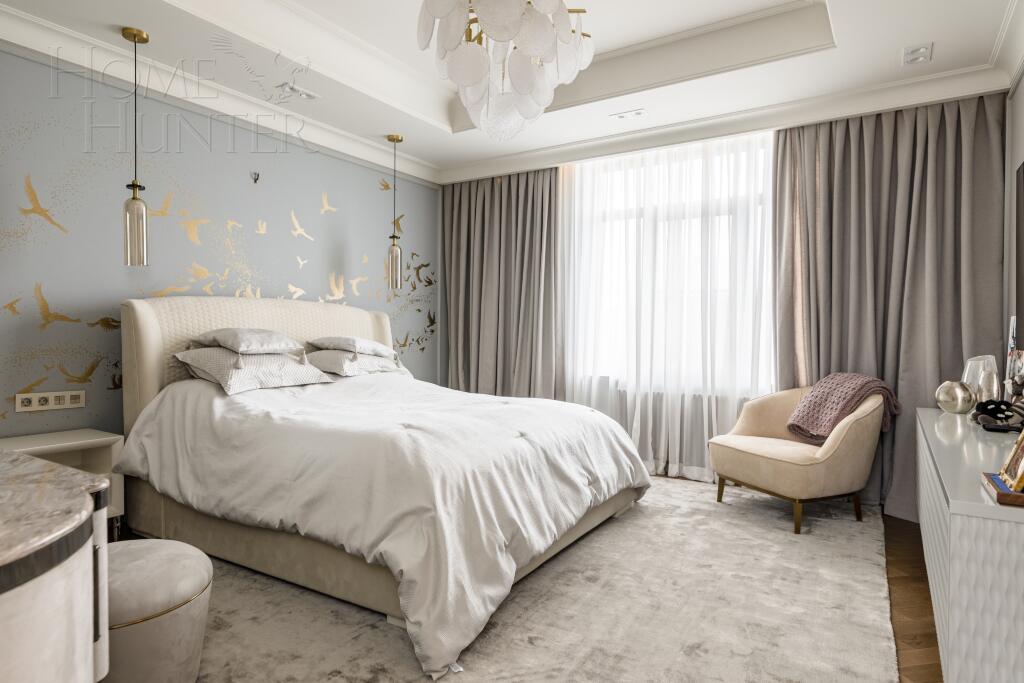 3-этажный коттедж 1 100 м² с отделкой